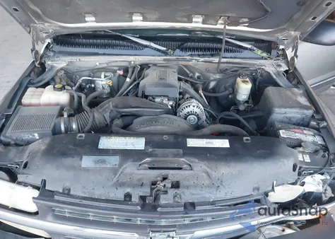 2000 Chevrolet Silverado 1500 z USA, uszkodzony, nr VIN 2GCEC19V0Y1142141